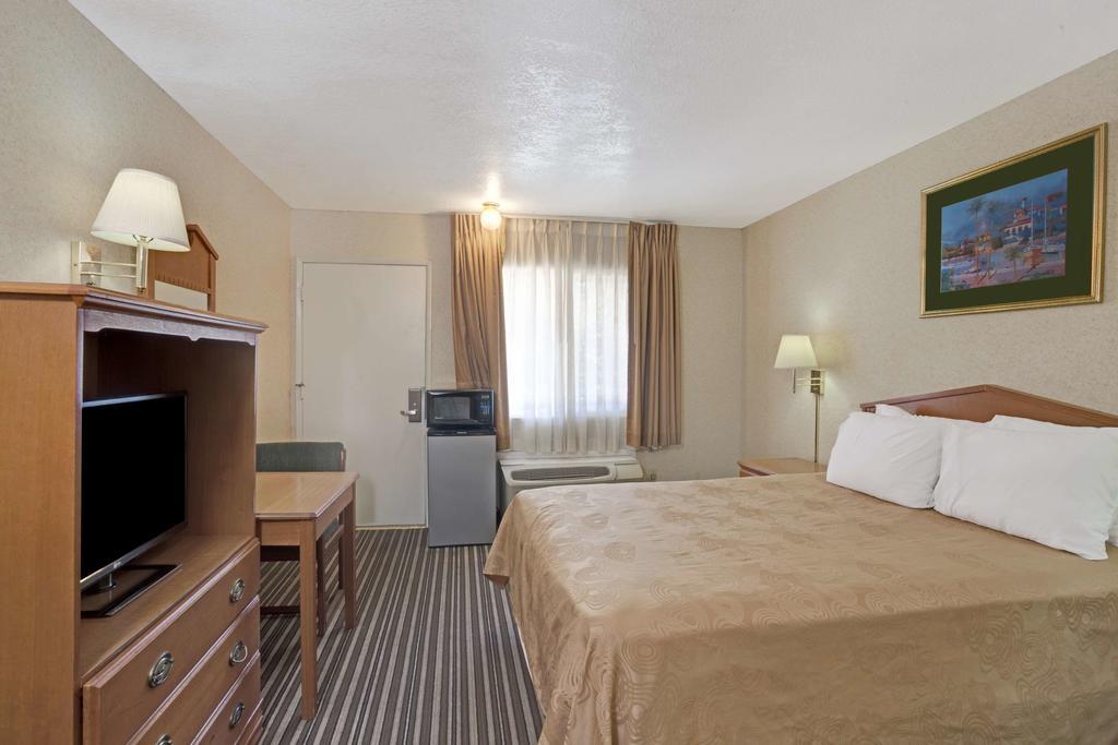 Buena Park Inn Luaran gambar